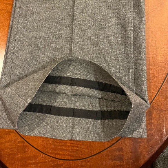 White House Black Market trouser pants. Wide leg, high rise, 2 pockets. Grey. 10 - Picture 13 of 14